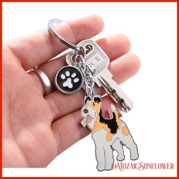 Wire Fox Terrier Metal Enamel Keychain With Paw Charm - Picture 2 of 2